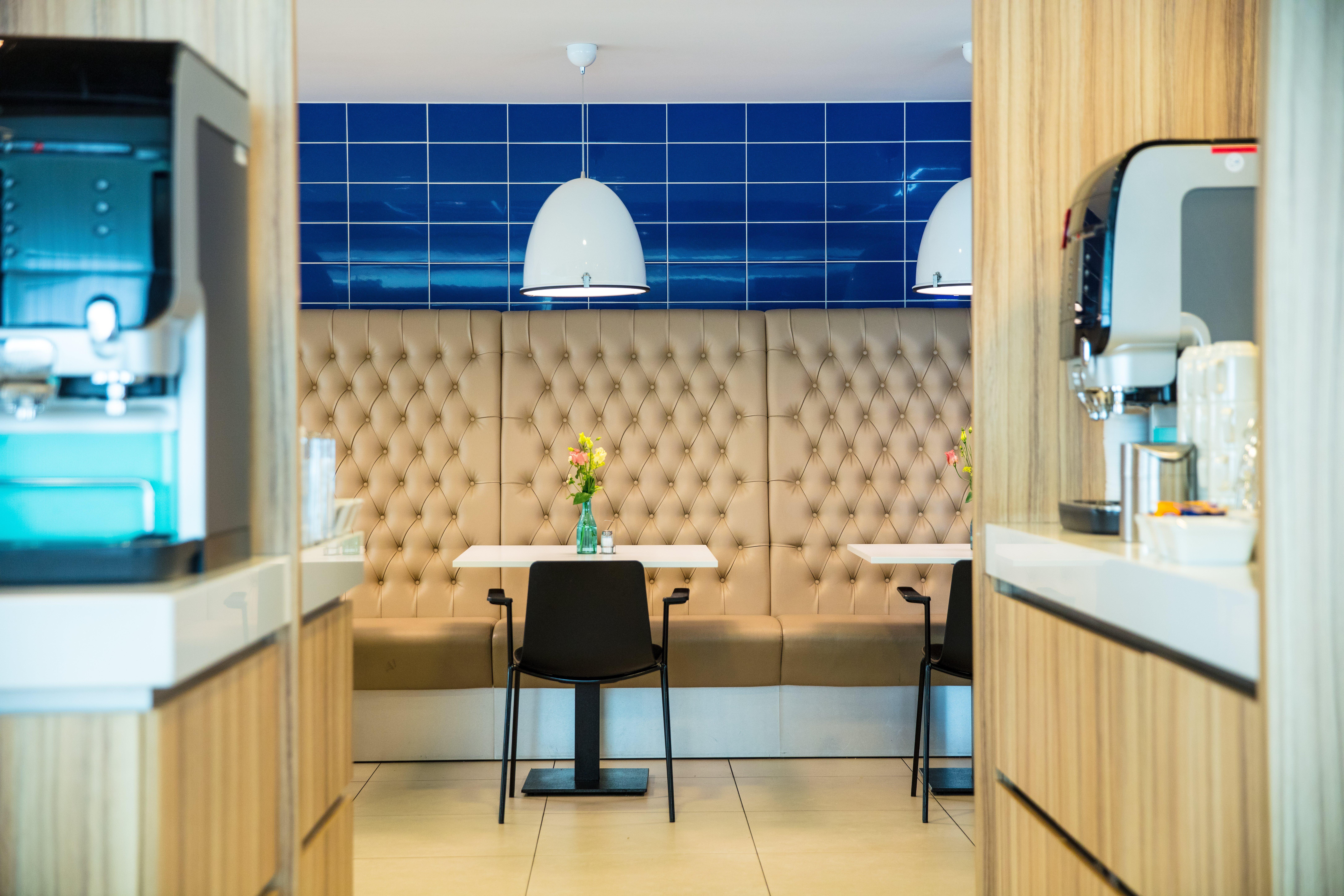 Holiday Inn Express Rotterdam - Central Station By Ihg Exterior photo