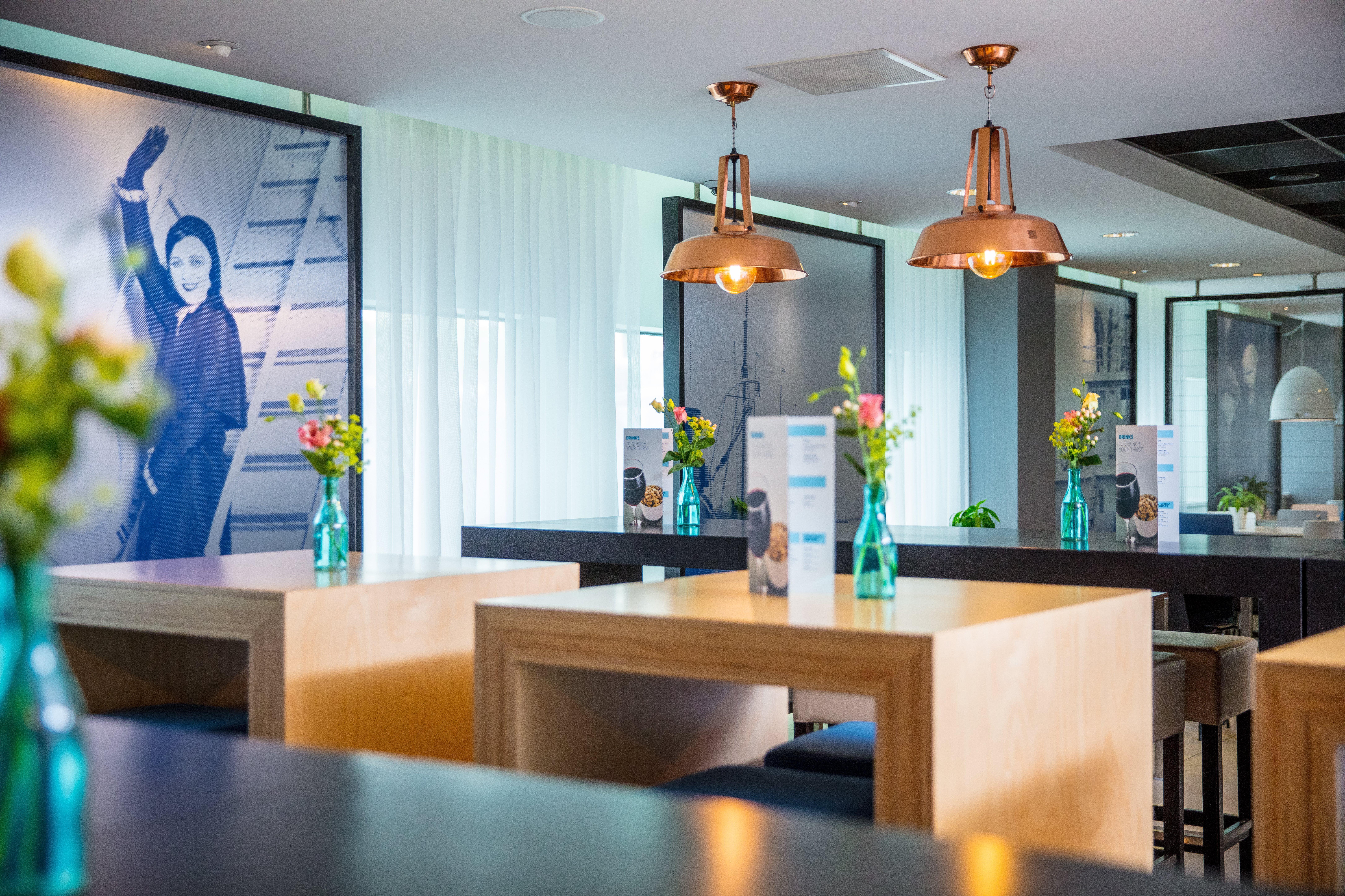 Holiday Inn Express Rotterdam - Central Station By Ihg Exterior photo