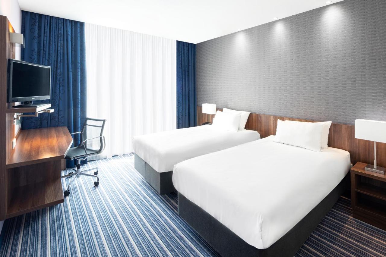 Holiday Inn Express Rotterdam - Central Station By Ihg Exterior photo