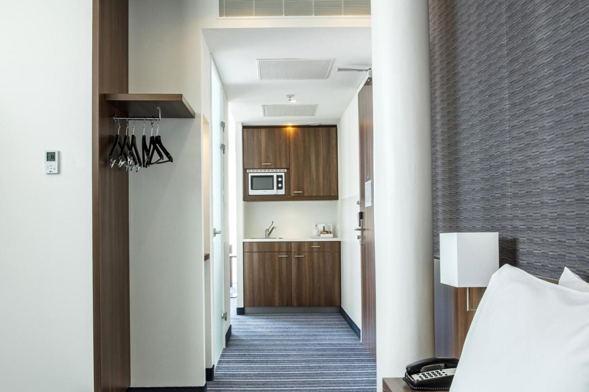 Holiday Inn Express Rotterdam - Central Station By Ihg Exterior photo