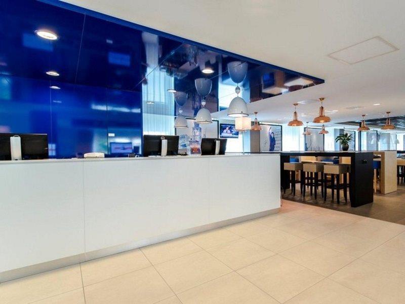 Holiday Inn Express Rotterdam - Central Station By Ihg Exterior photo