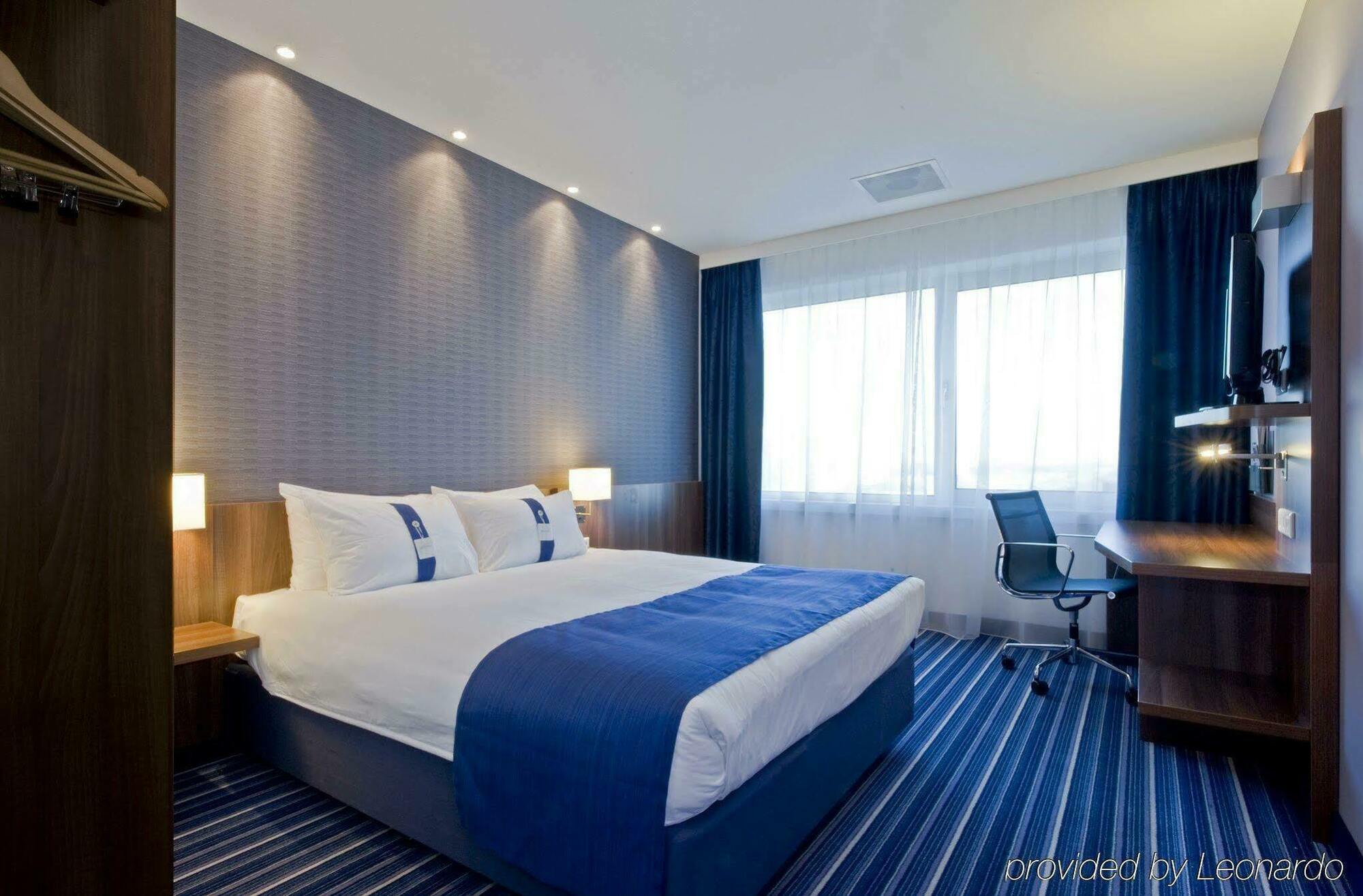 Holiday Inn Express Rotterdam - Central Station By Ihg Exterior photo